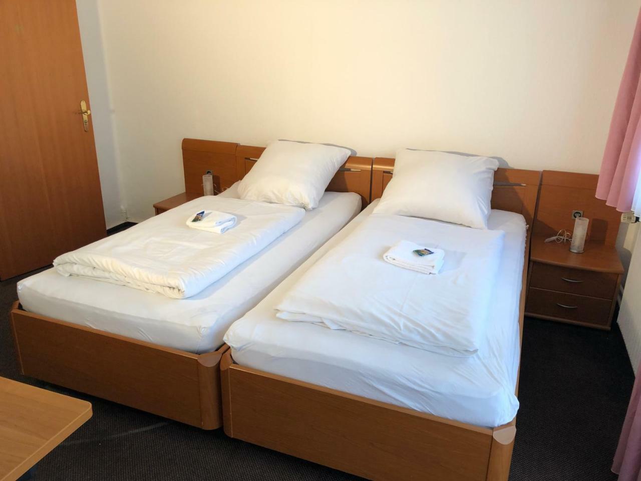 Hotel Mivano Lehrte Kültér fotó