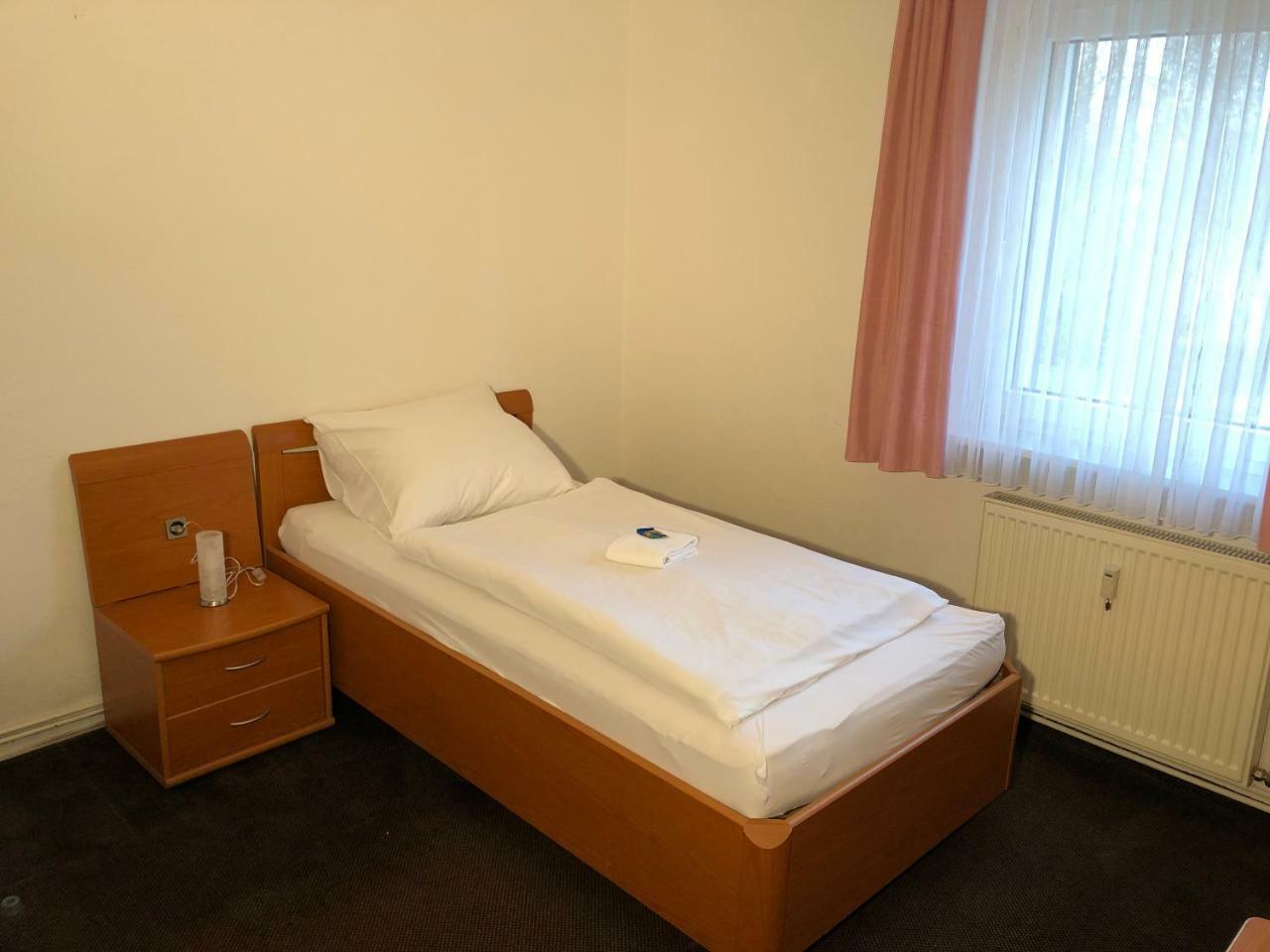Hotel Mivano Lehrte Kültér fotó