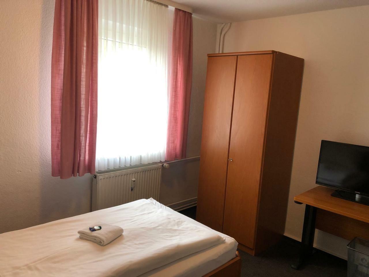 Hotel Mivano Lehrte Kültér fotó